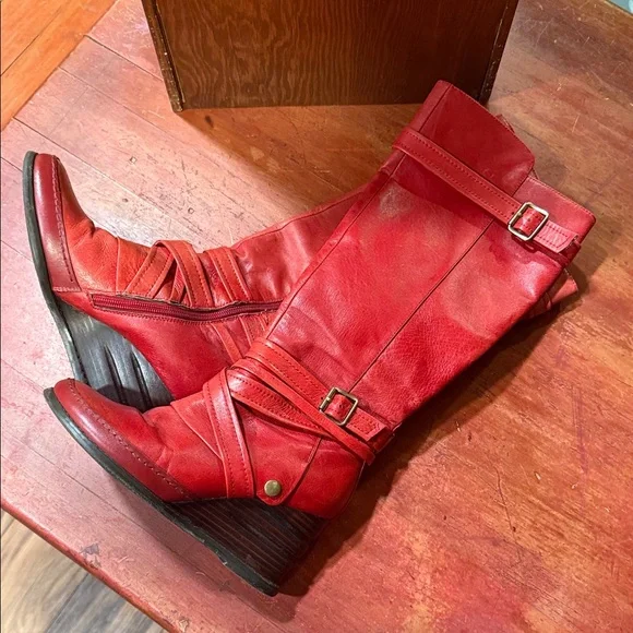Miz Mooz Red Leather Knee-High Wedge Boots. Size 6.5 - Picture 3 of 13